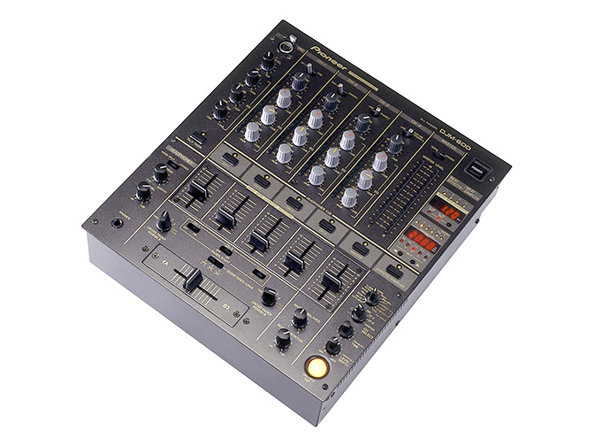 Аренда и прокат микшерного DJ-пульта Pioneer DJM-600 в Киеве